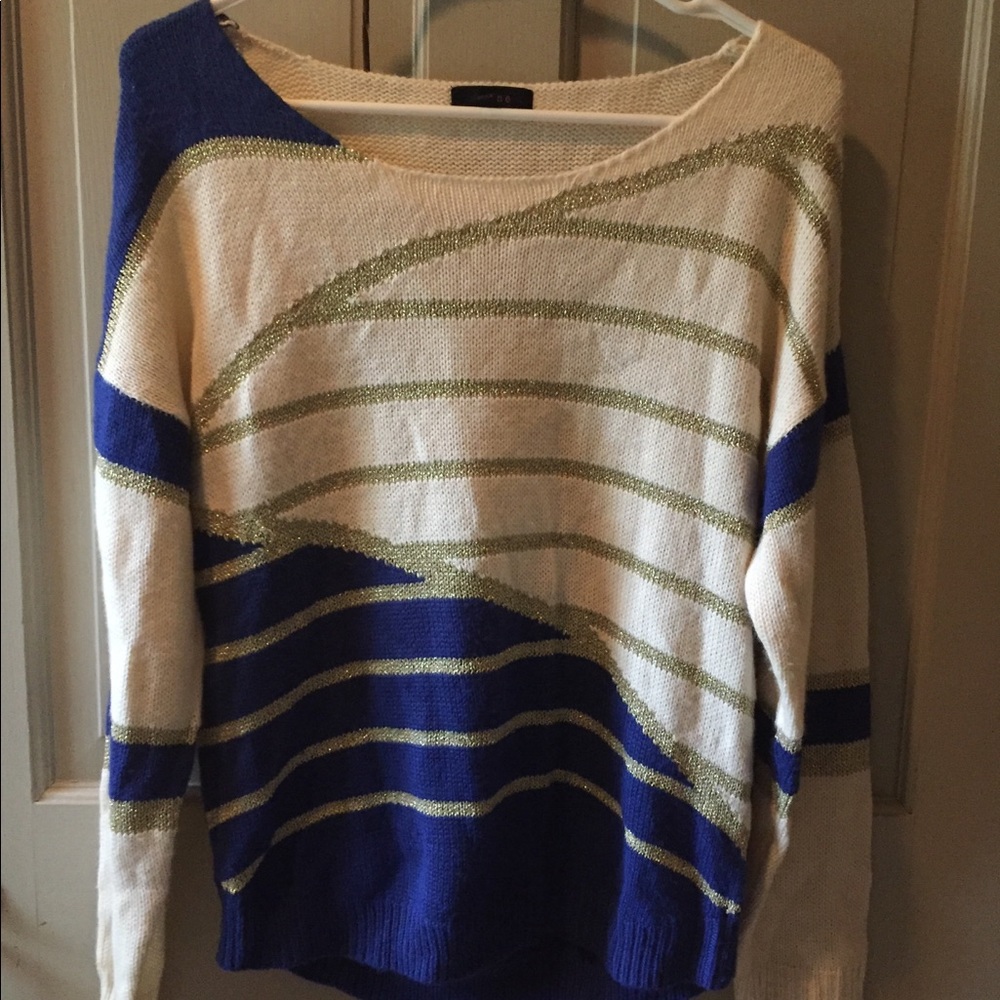 Long sleeve sweater